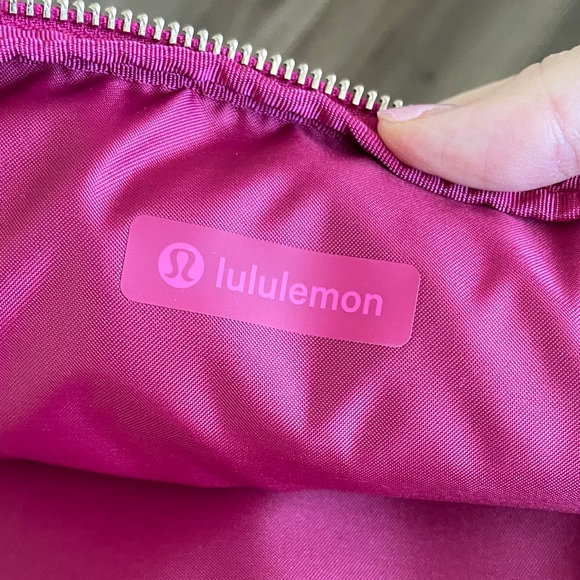 lululemon athletica All Night Festival Crossbody Bag 5L - Picture 11 of 12